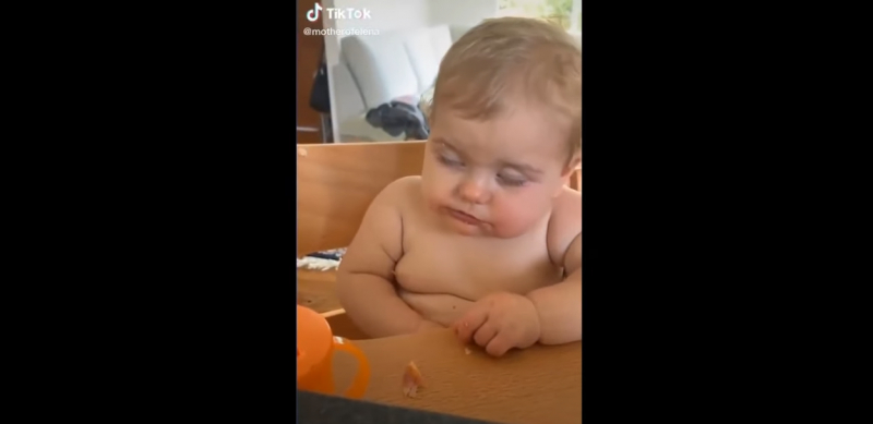 Śmieszne filmiki z niemowlętami